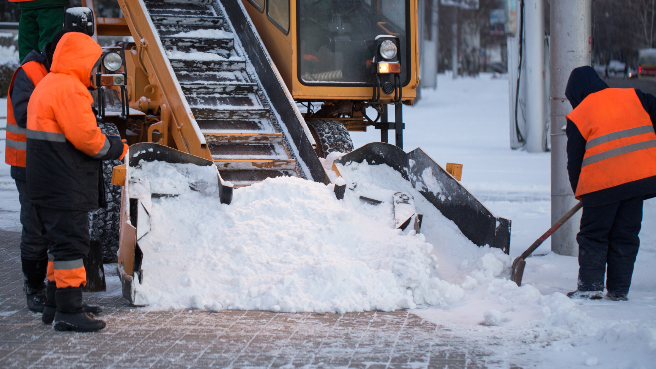 Snow Removal Services East Windsor CT | Trusted Winter Safety by PoolManPools